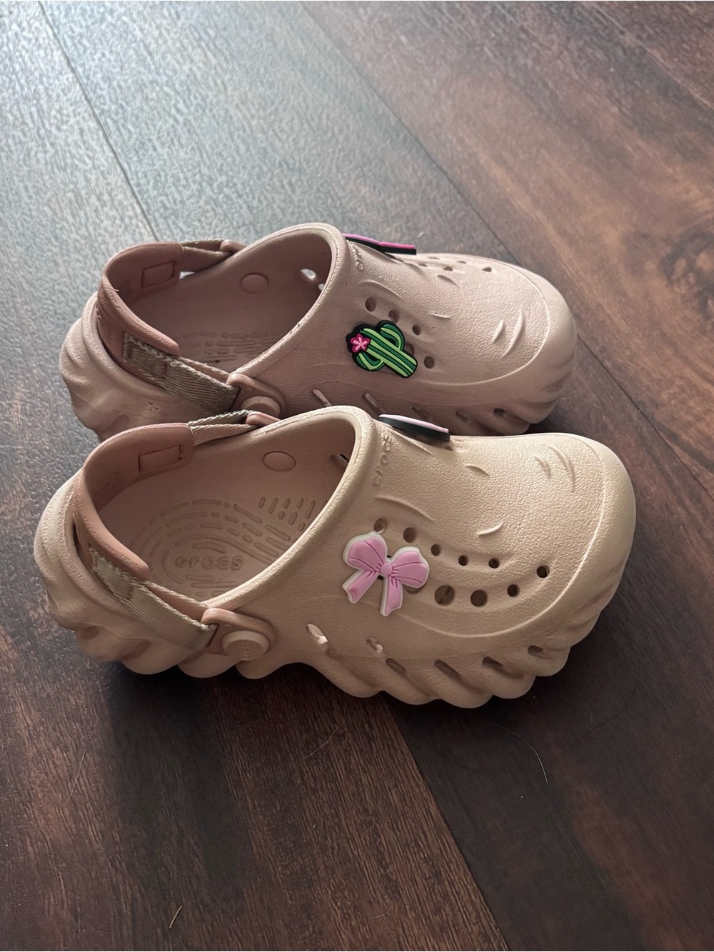 Crocs echo clog Lightweight Pink clay color Shoes with Decorative Charms size 10